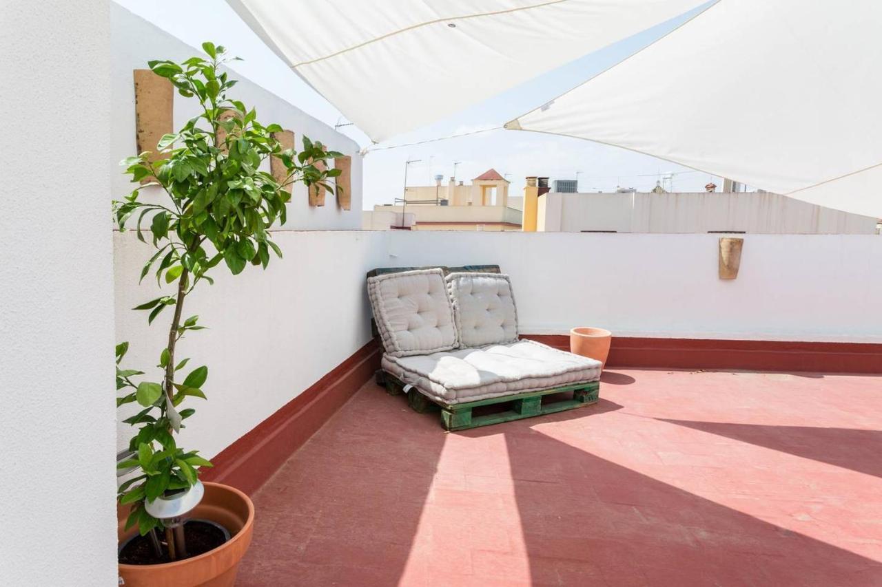 Serva La Bari Rooms Seville Exterior photo